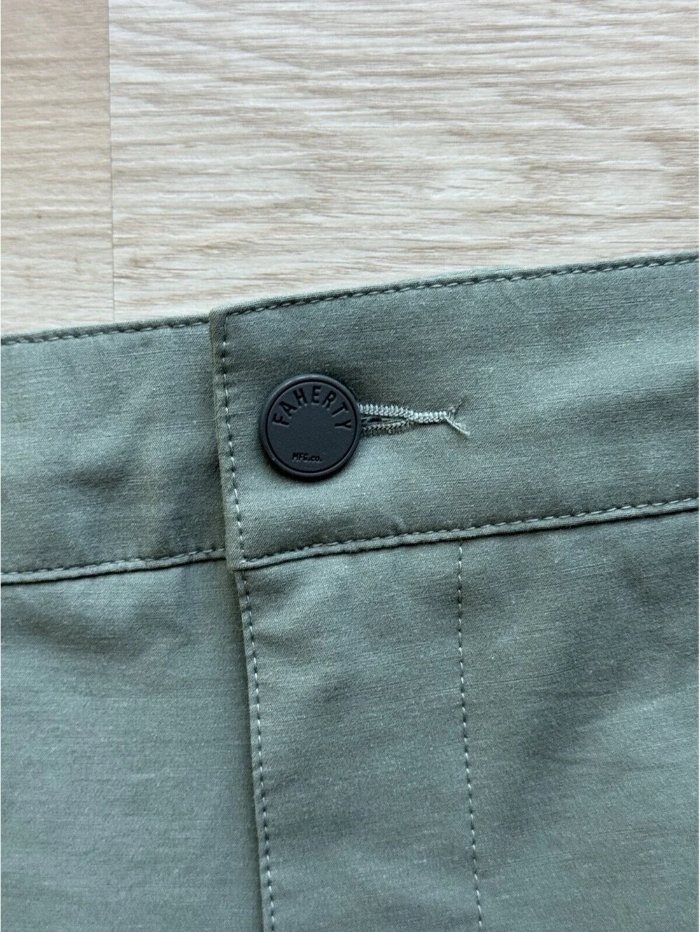 Faherty Men’s All Day Short 7” Sage Green Men’s Size 38 9” Inseam Gorpcore
